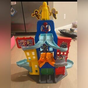 Marvel Spidey and His Amazing Friends City car Track Set